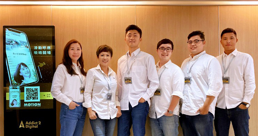Ad2創辦人之一-楊玉玲(左2)與Ad2業務團隊,分享數位市場趨勢,宣佈創新廣告產品Motion正式上線!